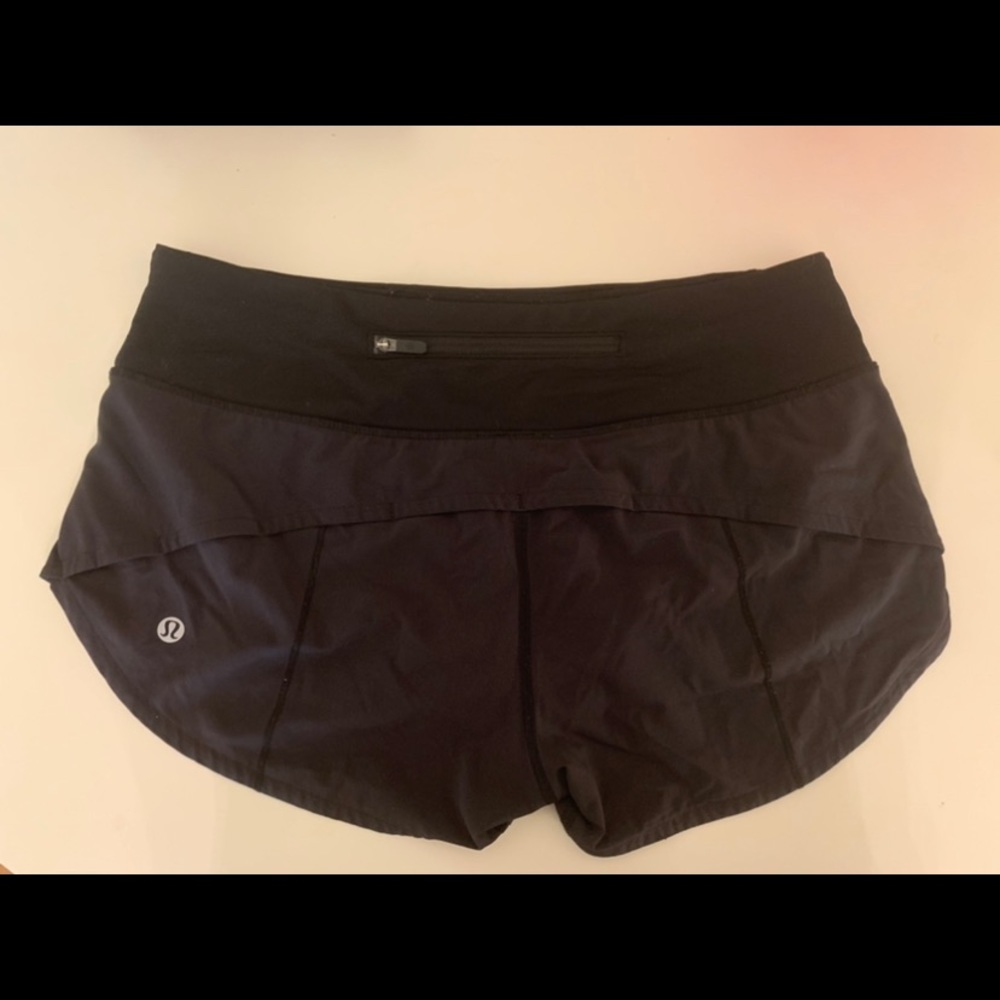 never worn//lululemon size 4//speed up short//